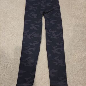 SPANX Dark Camo Leggings - Black & Charcoal